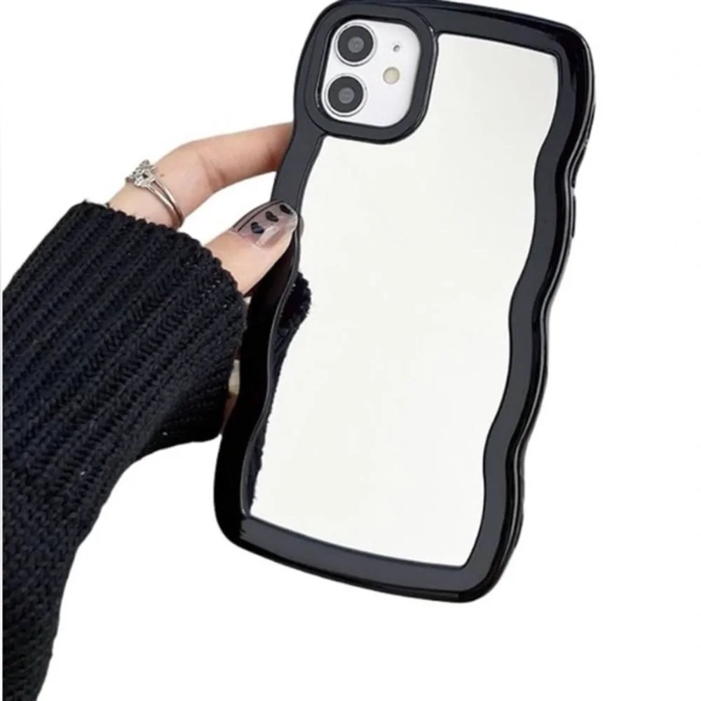 kate spade Black and White Wavy Phone Case,Case with Mirror,iPhone 16 pro max.